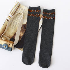 Trendy Mid-Calf Length Cotton Leopard Print Socks